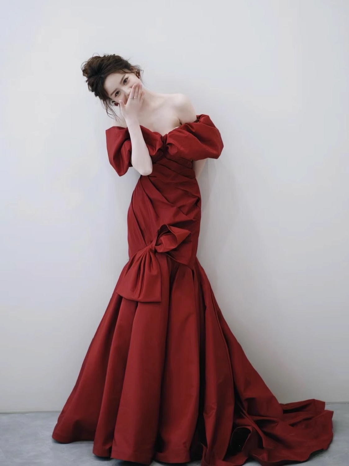 ウェディングドレス白 レッド パーティードレス 結婚式二次会 半袖 長袖ドレス オフショルダー 前撮りワンピース Aライン マーメイド 花嫁ロングドレスお呼ばれ 20代30代40代