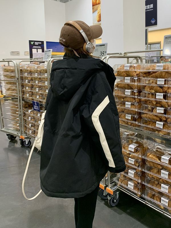 衝突色突撃服ダウンジャケット女2024新型冬韓版デザイン感工装帽子白鴨パイルコート潮