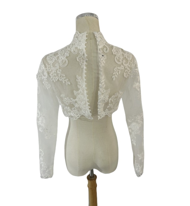 可憐な花刺繍のトップス ハイネック 長袖 くるみボタン ウエディングドレス/前撮り 可憐な花刺繍のトップス ハイネック 長袖 くるみボタン ウエディングドレス/前撮り