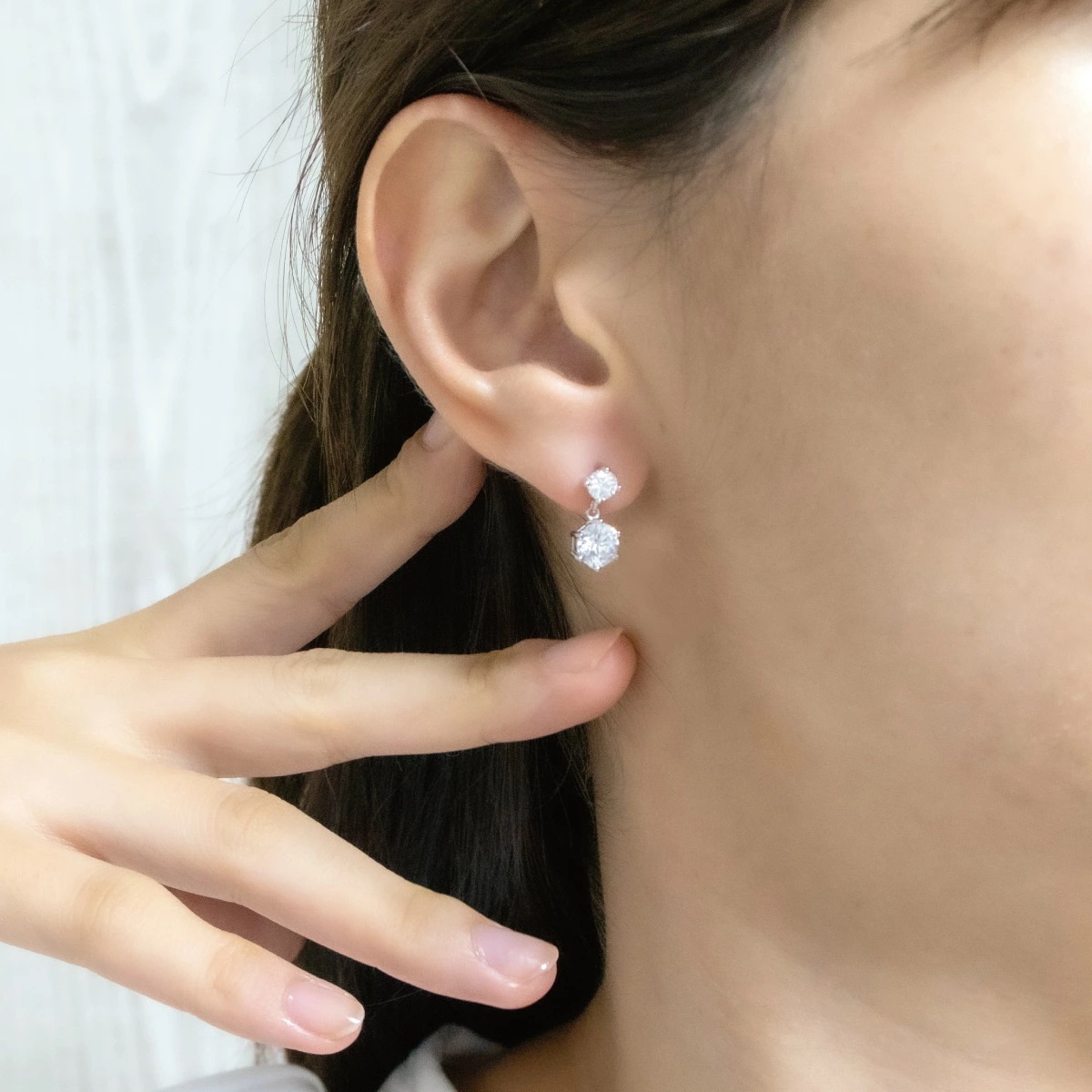 ピアス レディース シルバー925 スーパーキュービックジルコニア 2石 揺れる キラキラ 両耳用