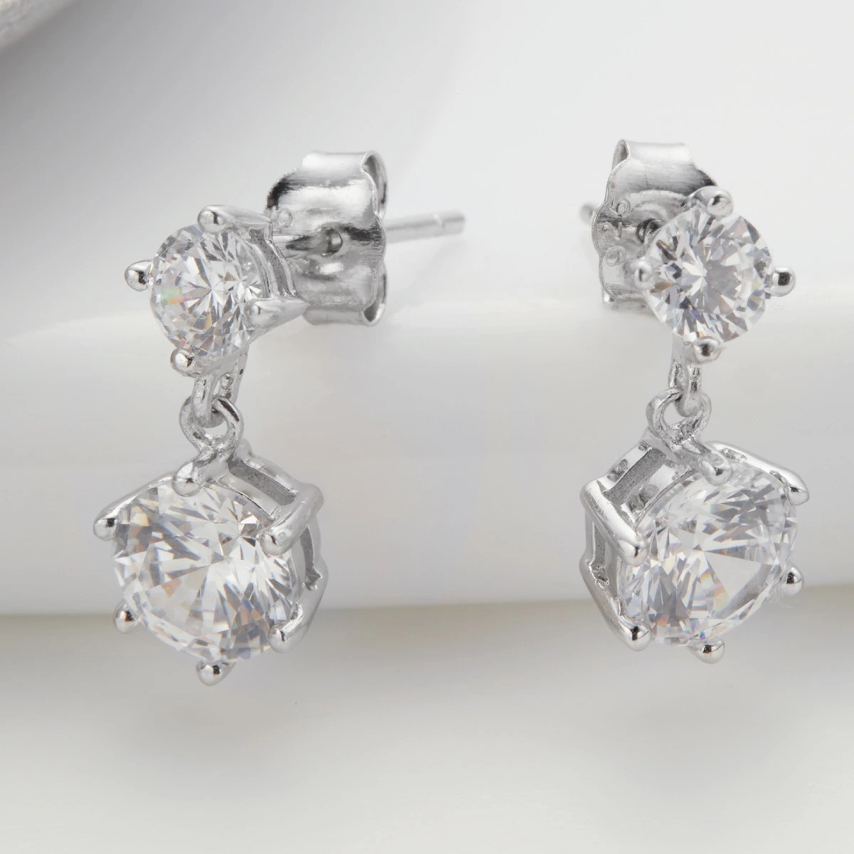 ピアス レディース シルバー925 スーパーキュービックジルコニア 2石 揺れる キラキラ 両耳用