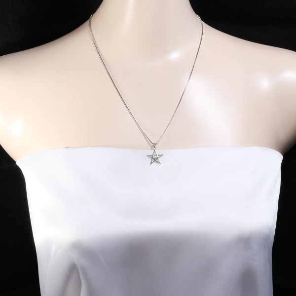 K18 18金 WG ネックレス ダイヤ 0.05 カード鑑別書 ジュエリー 中古 K18 18金 WG ネックレス ダイヤ 0.05 カード鑑別書 ジュエリー 中古