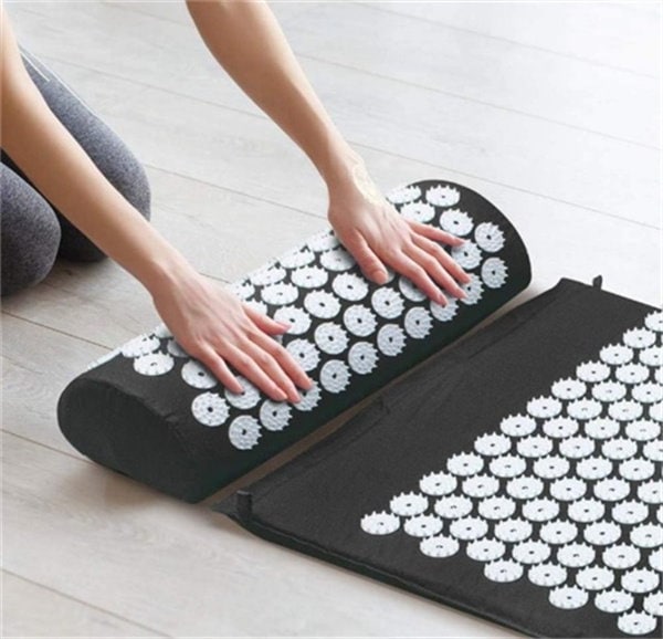 Qoo10] 指圧スパイクマットヨガシャクティマットマ