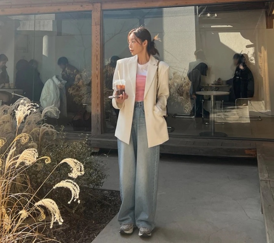 レディース ジャケット 上着 羽織 長袖 Vネック 襟付き 角襟 ストレート スリット バックスリット ポケット 前開き 薄手 かわいい 大人可愛い きれいめ シンプル カジュアル 上品 おしゃれ