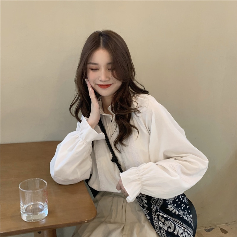 トップス スカート ブラウス 袖あり 長袖 襟付き スタンドカラー デザイン ボタン トリム 美ライン ニュアンス ラッフル レース 刺繍 カラバリ ロマンチック かわいい 大人可愛い きれいめ