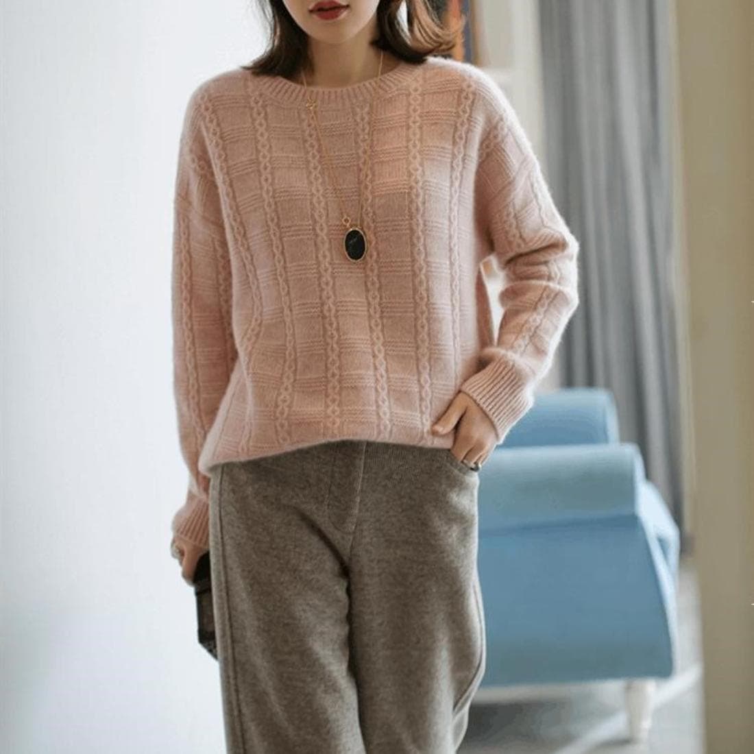 すっきりとした印象で1枚でもインナーとしても活躍するクルーネックニット トップス 長袖 キレイめコー すっきりとした印象で1枚でもインナーとしても活躍するクルーネックニット トップス 長袖 キレイめコー