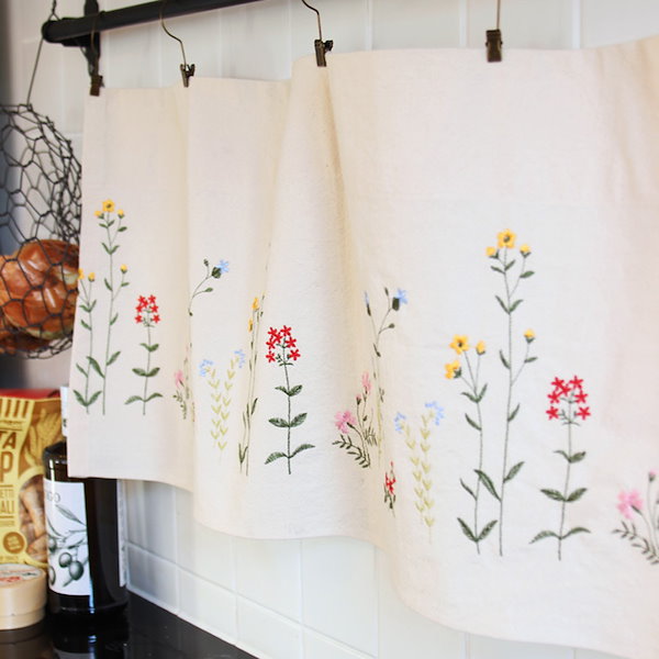 Qoo10] 花の刺繍 カフェカーテン キッチン窓 小