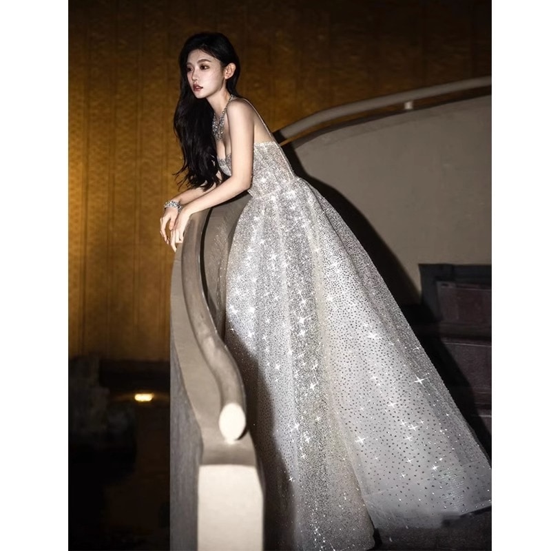 シルバーイブニングドレスライトニッチスパンコールホストバンケット気質社交家乾杯着用花嫁