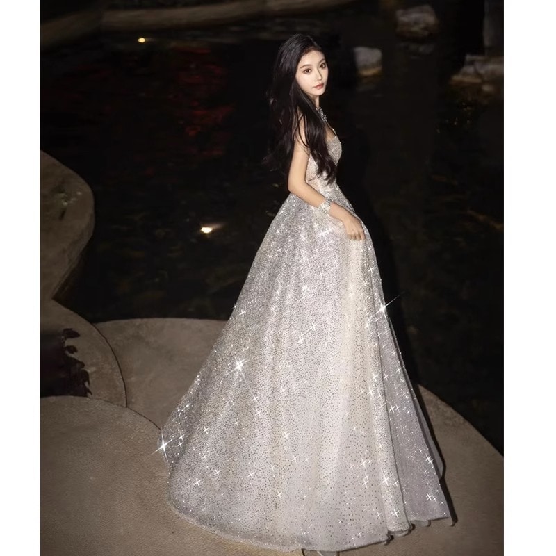 シルバーイブニングドレスライトニッチスパンコールホストバンケット気質社交家乾杯着用花嫁
