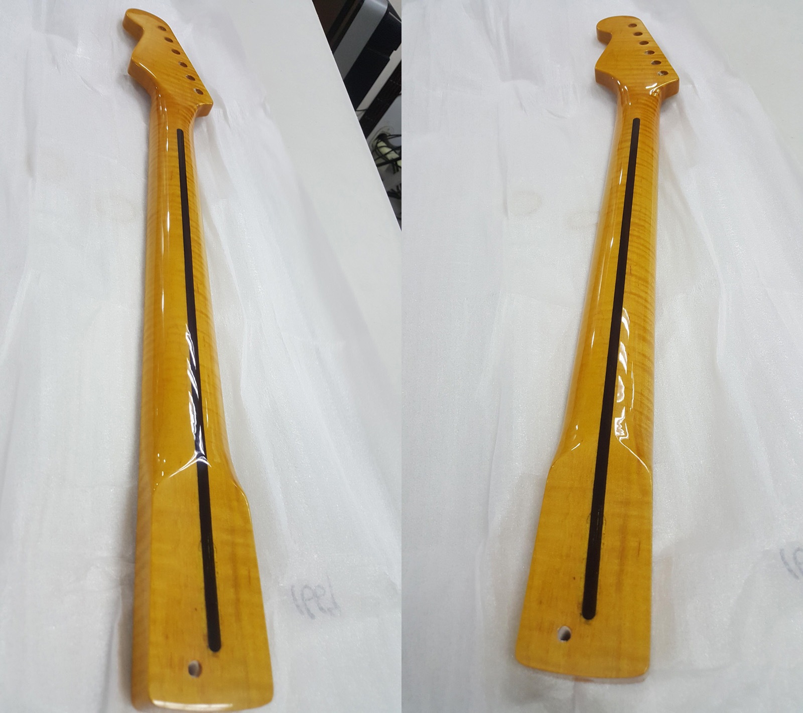 トラ杢メイプルネック STストラトタイプ交換用ネック ギターパーツ ギターネック トラ杢ネック 21フレット グロス　MU1669