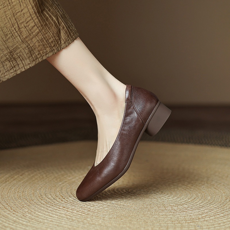 2025年春ライトラグジュアリーシープスキンおばあちゃんの靴を尖らせるつま先の厚いヒールルルルルルルルルル靴汎用ハイヒール女性 r n2 2025年春ライトラグジュアリーシープスキンおばあちゃんの靴を尖らせるつま先の厚いヒールルルルルルルルルル靴汎用ハイヒール女性 r n2