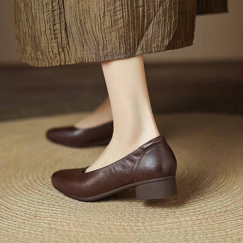 2025年春ライトラグジュアリーシープスキンおばあちゃんの靴を尖らせるつま先の厚いヒールルルルルルルルルル靴汎用ハイヒール女性 r n2 2025年春ライトラグジュアリーシープスキンおばあちゃんの靴を尖らせるつま先の厚いヒールルルルルルルルルル靴汎用ハイヒール女性 r n2