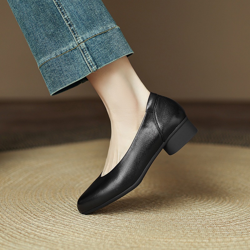 2025年春ライトラグジュアリーシープスキンおばあちゃんの靴を尖らせるつま先の厚いヒールルルルルルルルルル靴汎用ハイヒール女性 r n2 2025年春ライトラグジュアリーシープスキンおばあちゃんの靴を尖らせるつま先の厚いヒールルルルルルルルルル靴汎用ハイヒール女性 r n2