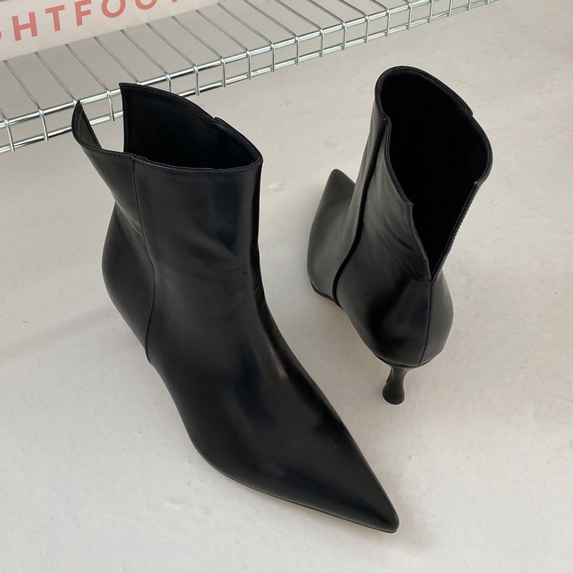 2color ユニークなバックスリットディテール シンプル, ベーシックな雰囲気の ポインテッドトゥ 6cmヒール ショートブーツ 2color ユニークなバックスリットディテール シンプル, ベーシックな雰囲気の ポインテッドトゥ 6cmヒール ショートブーツ