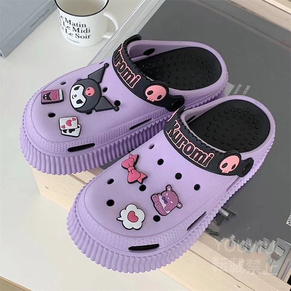 驚きの値段での商品をすべて 限定品]Kuromi厚底クロックスMサイズ パープル 靴
