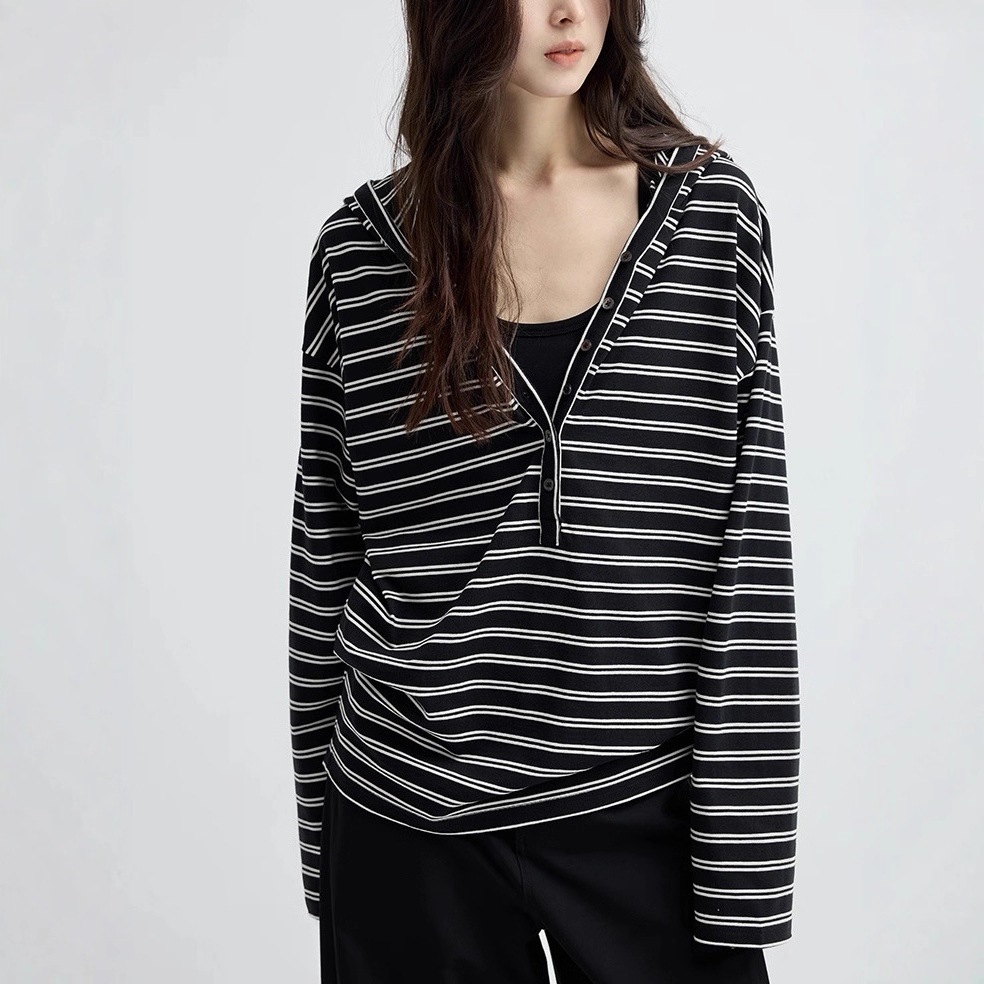 【送.料.無.料.急速発送】フード付きバックルの裾が自然に少し積まれたゆったりとした肩落ち長袖ストライプ 【送.料.無.料.急速発送】フード付きバックルの裾が自然に少し積まれたゆったりとした肩落ち長袖ストライプ