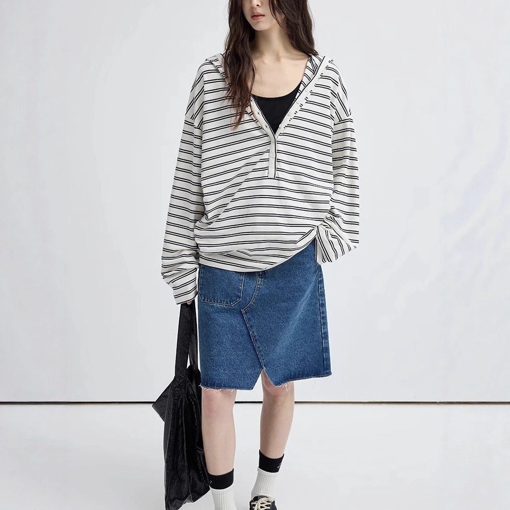 【送.料.無.料.急速発送】フード付きバックルの裾が自然に少し積まれたゆったりとした肩落ち長袖ストライプ 【送.料.無.料.急速発送】フード付きバックルの裾が自然に少し積まれたゆったりとした肩落ち長袖ストライプ