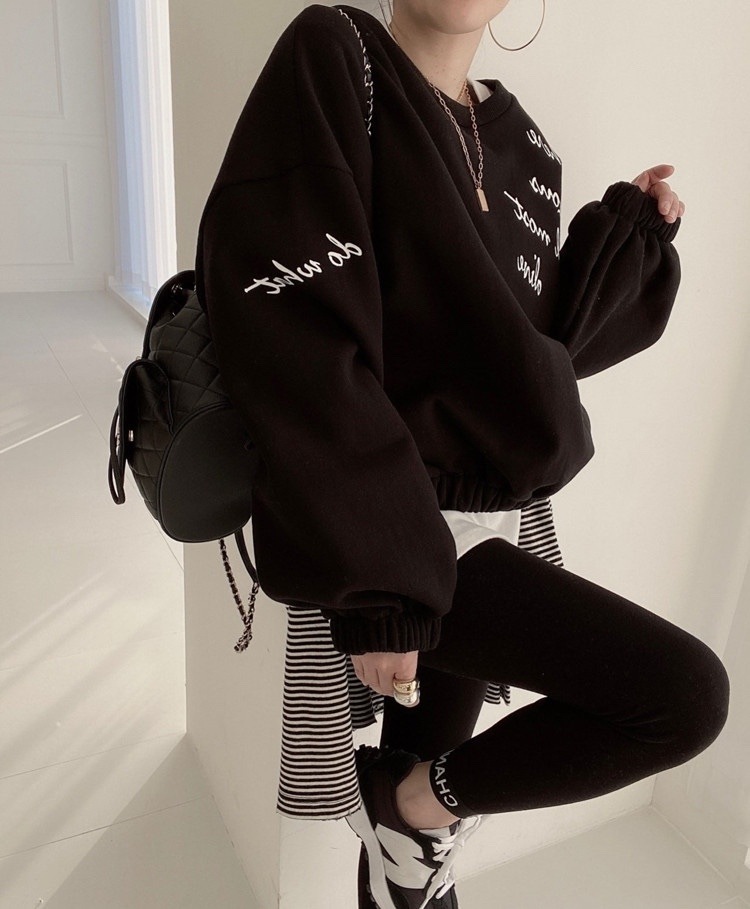 オーバーサイズ トレーナー トップス プルオーバー スウェット ミディアム丈 袖あり 長袖 ボリューム袖 ドロップショルダー ラウンドネック 襟なし かわいい 大人可愛い シンプル カジュアル 大人