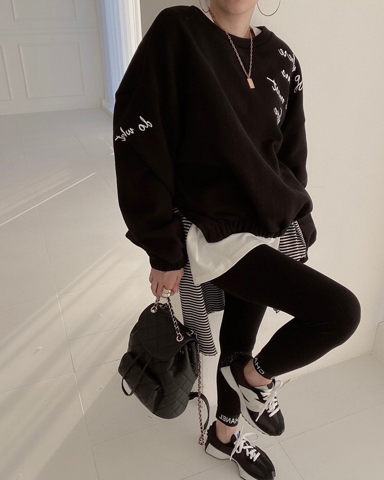 オーバーサイズ トレーナー トップス プルオーバー スウェット ミディアム丈 袖あり 長袖 ボリューム袖 ドロップショルダー ラウンドネック 襟なし かわいい 大人可愛い シンプル カジュアル 大人