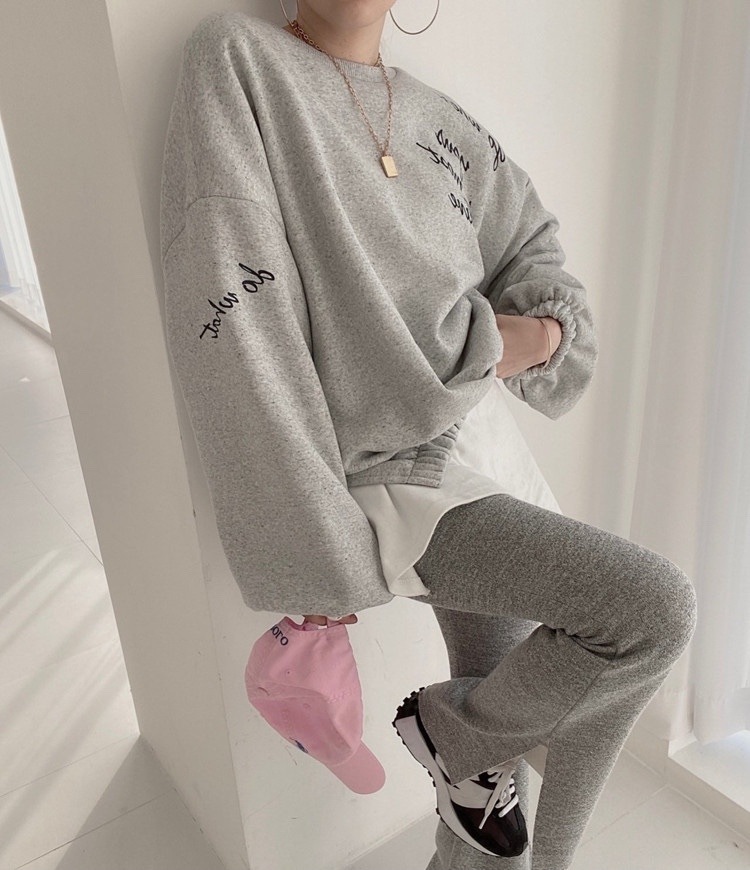 オーバーサイズ トレーナー トップス プルオーバー スウェット ミディアム丈 袖あり 長袖 ボリューム袖 ドロップショルダー ラウンドネック 襟なし かわいい 大人可愛い シンプル カジュアル 大人