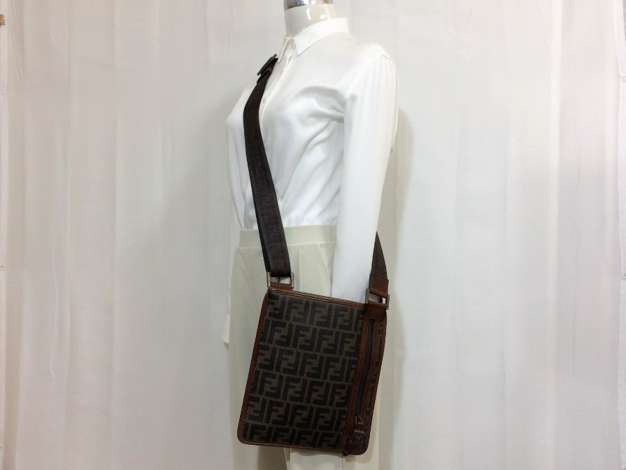 ショルダーバッグ サコッシュ ズッカ柄 【中古品】 ショルダーバッグ サコッシュ ズッカ柄 【中古品】