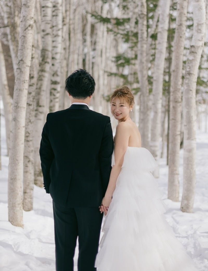 実例写真!ウェディングドレス ベアトップ 柔らかく重ねたチュールスカート 可愛い オフホワイト 前撮り 実例写真!ウェディングドレス ベアトップ 柔らかく重ねたチュールスカート 可愛い オフホワイト 前撮り