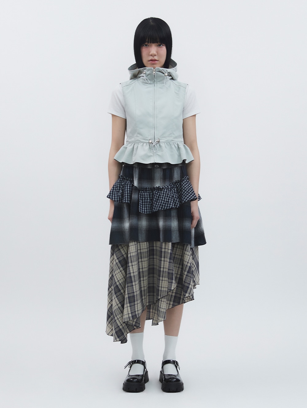 【TUOMIO】 NYLON HOODED VEST : GREY