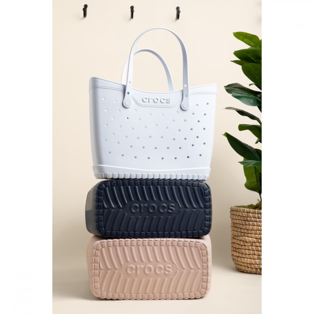 Qoo10 Crocs クロックスクラシックトートバッグ ミディ