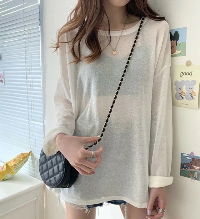 ビーチ カバーアップ ラッシュガード Tシャツ レディース トップス 水着 長袖 プルオーバー 体型カバー ゆったり 大きいサイズ 3L 4L 露出少なめ 日焼け防止 白 黒 夏 海 シースルー シア