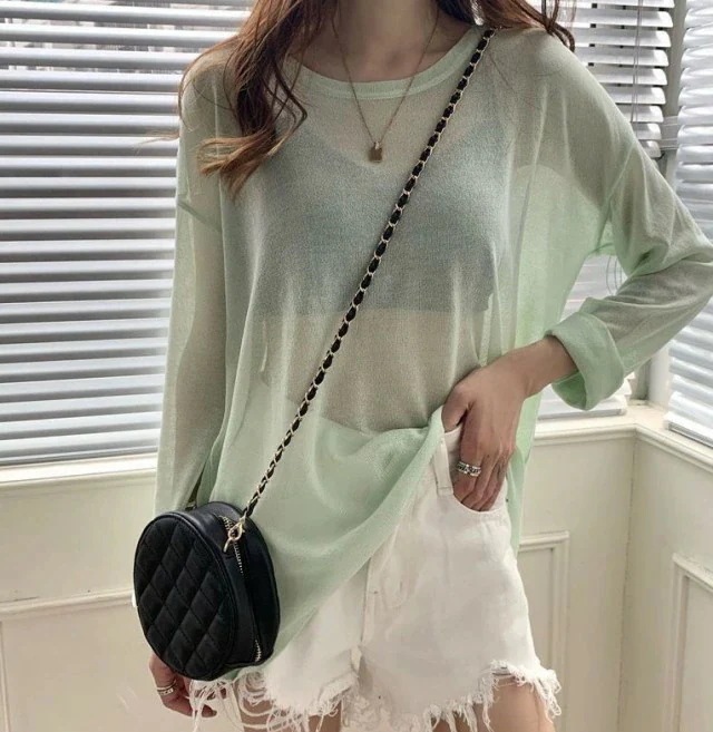 ビーチ カバーアップ ラッシュガード Tシャツ レディース トップス 水着 長袖 プルオーバー 体型カバー ゆったり 大きいサイズ 3L 4L 露出少なめ 日焼け防止 白 黒 夏 海 シースルー シア