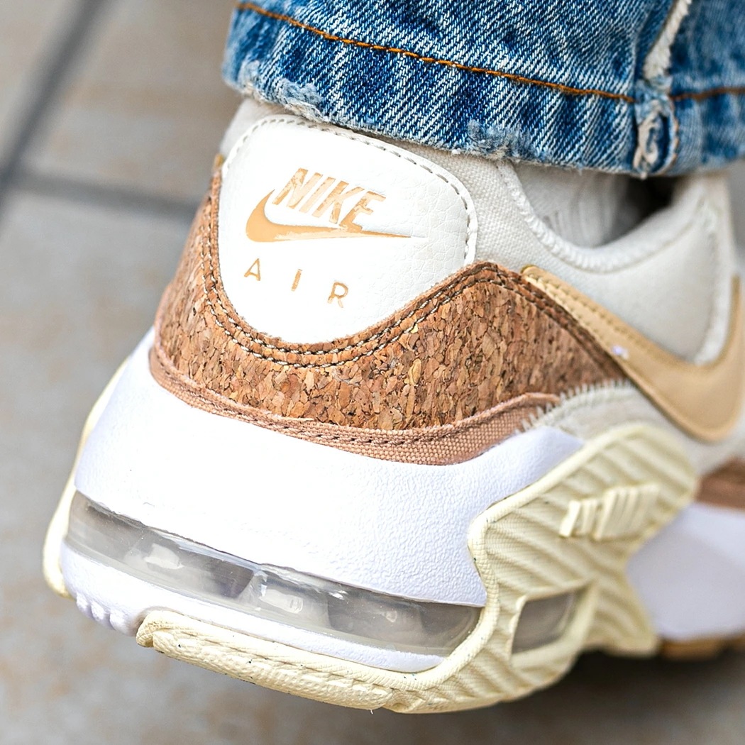 NIKE WMNS AIR MAX EXCEE 