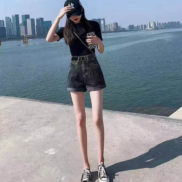 【可愛く夏映え♪】CHANEL ココビーチ デニム ショートパンツ ショート パンツ - プリント デニム、グレー & ホワイト