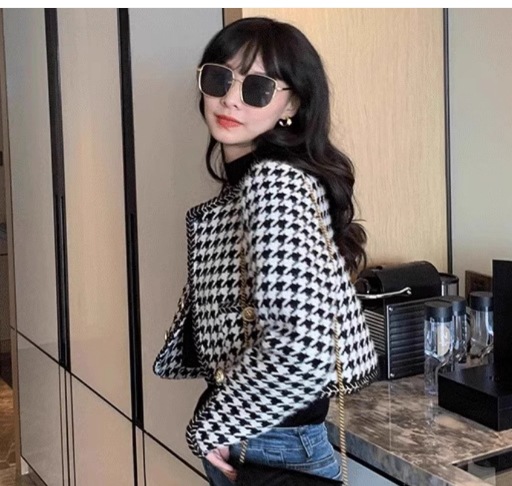 レディース トップス ジャケット カーディガン アウター 上着 羽織 前開き ショート クロップド丈 長袖 Vネック 襟なし ノーカラー ボタン 大人可愛い きれいめ カジュアル 上品 おしゃれ レディース トップス ジャケット カーディガン アウター 上着 羽織 前開き ショート クロップド丈 長袖 Vネック 襟なし ノーカラー ボタン 大人可愛い きれいめ カジュアル 上品 おしゃれ