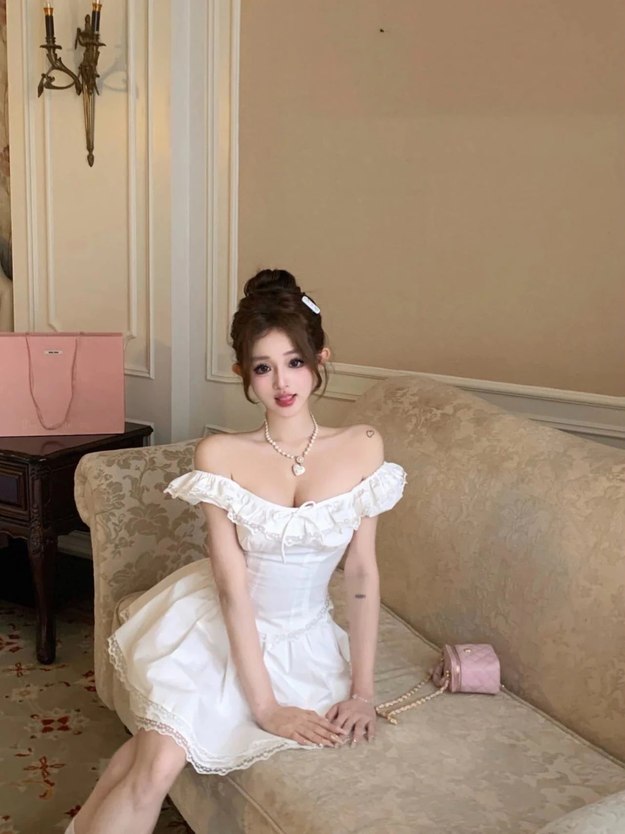 夏 おしゃれな彼女のショッピングデートコーデ セットアップワンピース 女子感レディース色っぽ 女っぽ カジュアルファッション 秋きれいめ大人上品お姉さん襟とフレンチネック可愛さUP型アップ