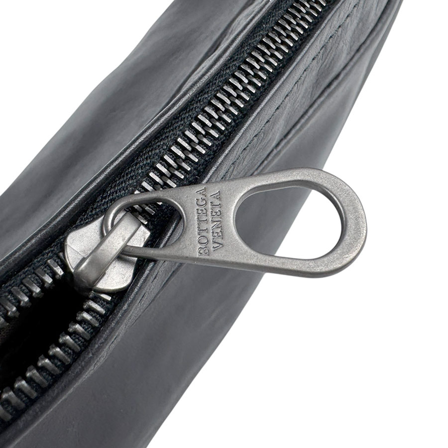 ボッテガヴェネタ BOTTEGAVENETA クラッチバッグ ポーチ レザー ブラック ユニセックス z5738 ボッテガヴェネタ BOTTEGAVENETA クラッチバッグ ポーチ レザー ブラック ユニセックス z5738