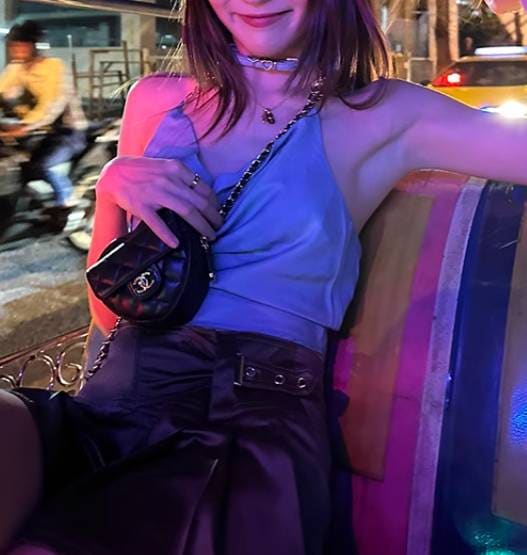 レディース トップス インナー クロップド丈 袖なし ノースリーブ キャミソール Vネック 襟なし 肌見せ チェーン 薄手 かわいい 大人可愛い シンプル カジュアル おしゃれ かっこいい エキゾチッ レディース トップス インナー クロップド丈 袖なし ノースリーブ キャミソール Vネック 襟なし 肌見せ チェーン 薄手 かわいい 大人可愛い シンプル カジュアル おしゃれ かっこいい エキゾチッ