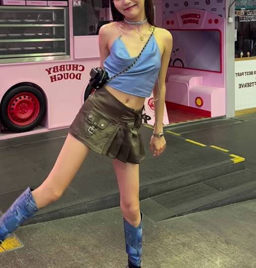 レディース トップス インナー クロップド丈 袖なし ノースリーブ キャミソール Vネック 襟なし 肌見せ チェーン 薄手 かわいい 大人可愛い シンプル カジュアル おしゃれ かっこいい エキゾチッ レディース トップス インナー クロップド丈 袖なし ノースリーブ キャミソール Vネック 襟なし 肌見せ チェーン 薄手 かわいい 大人可愛い シンプル カジュアル おしゃれ かっこいい エキゾチッ