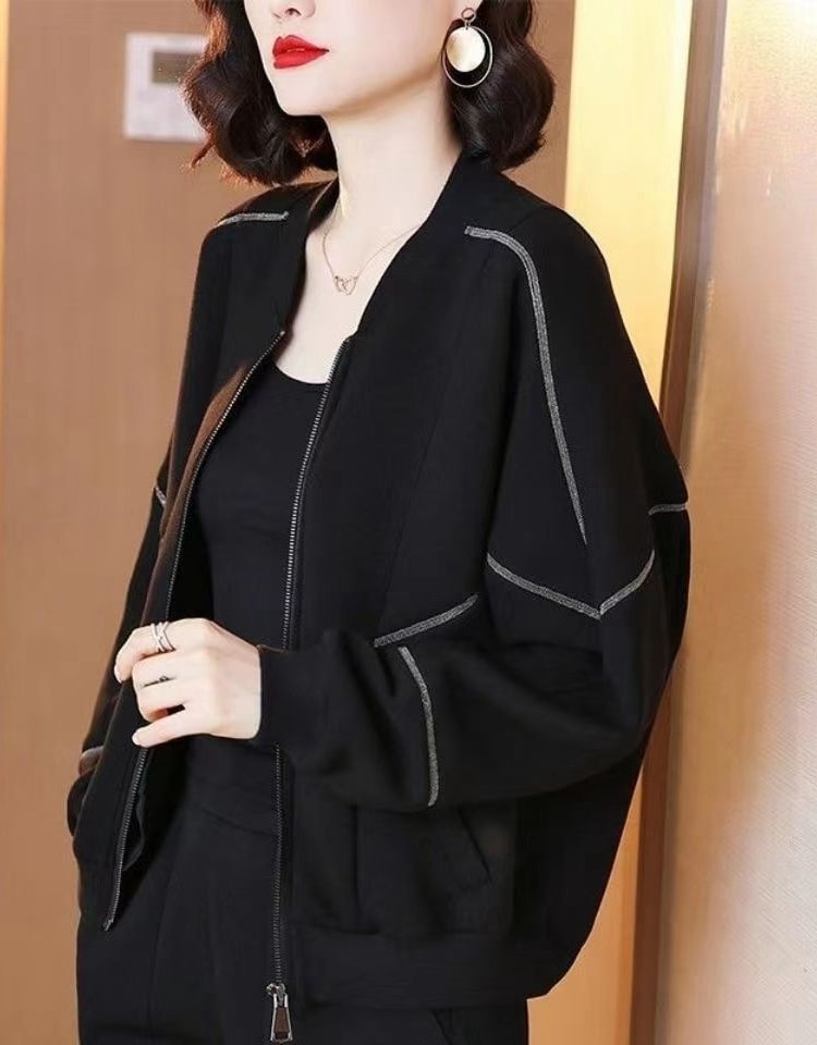 レディース ジャケット ブルゾン 上着 ショート丈 長袖 ドロップショルダー ベースボールカラー ストレート ファスナー ポケット 前開き 薄手 ポリエステル 大人可愛い シンプル カジュアル レディース ジャケット ブルゾン 上着 ショート丈 長袖 ドロップショルダー ベースボールカラー ストレート ファスナー ポケット 前開き 薄手 ポリエステル 大人可愛い シンプル カジュアル