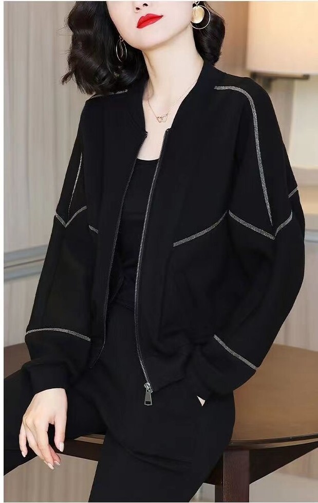 レディース ジャケット ブルゾン 上着 ショート丈 長袖 ドロップショルダー ベースボールカラー ストレート ファスナー ポケット 前開き 薄手 ポリエステル 大人可愛い シンプル カジュアル レディース ジャケット ブルゾン 上着 ショート丈 長袖 ドロップショルダー ベースボールカラー ストレート ファスナー ポケット 前開き 薄手 ポリエステル 大人可愛い シンプル カジュアル