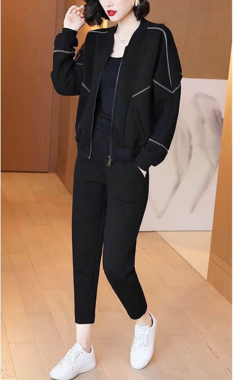 レディース ジャケット ブルゾン 上着 ショート丈 長袖 ドロップショルダー ベースボールカラー ストレート ファスナー ポケット 前開き 薄手 ポリエステル 大人可愛い シンプル カジュアル レディース ジャケット ブルゾン 上着 ショート丈 長袖 ドロップショルダー ベースボールカラー ストレート ファスナー ポケット 前開き 薄手 ポリエステル 大人可愛い シンプル カジュアル