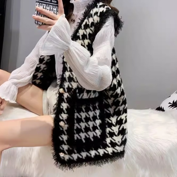 レディース ジャケット ニット ベスト アウター 上着 羽織 前開き 丈長 袖なし ノースリーブ 襟なし もこもこ ふわふわ ふっくら ポケット 伸縮性 ボタン かわいい 大人可愛い きれいめ レディース ジャケット ニット ベスト アウター 上着 羽織 前開き 丈長 袖なし ノースリーブ 襟なし もこもこ ふわふわ ふっくら ポケット 伸縮性 ボタン かわいい 大人可愛い きれいめ