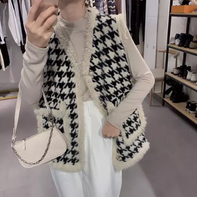 レディース ジャケット ニット ベスト アウター 上着 羽織 前開き 丈長 袖なし ノースリーブ 襟なし もこもこ ふわふわ ふっくら ポケット 伸縮性 ボタン かわいい 大人可愛い きれいめ レディース ジャケット ニット ベスト アウター 上着 羽織 前開き 丈長 袖なし ノースリーブ 襟なし もこもこ ふわふわ ふっくら ポケット 伸縮性 ボタン かわいい 大人可愛い きれいめ