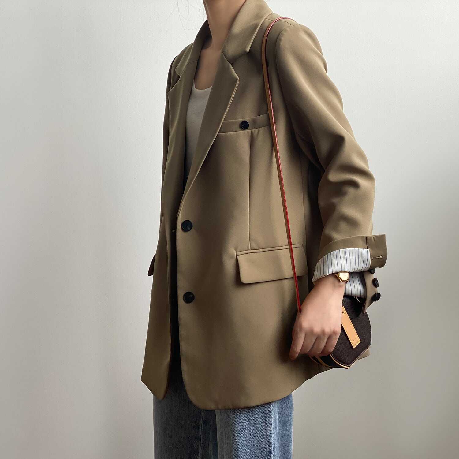 レディース ジャケット 上着 テーラードジャケット 美シルエット スーツ 韓国 インスタ映え 高見え スタイルアップ 可愛い かわいい かっこいい 大人 上品 きれいめ シンプル クラシック lout