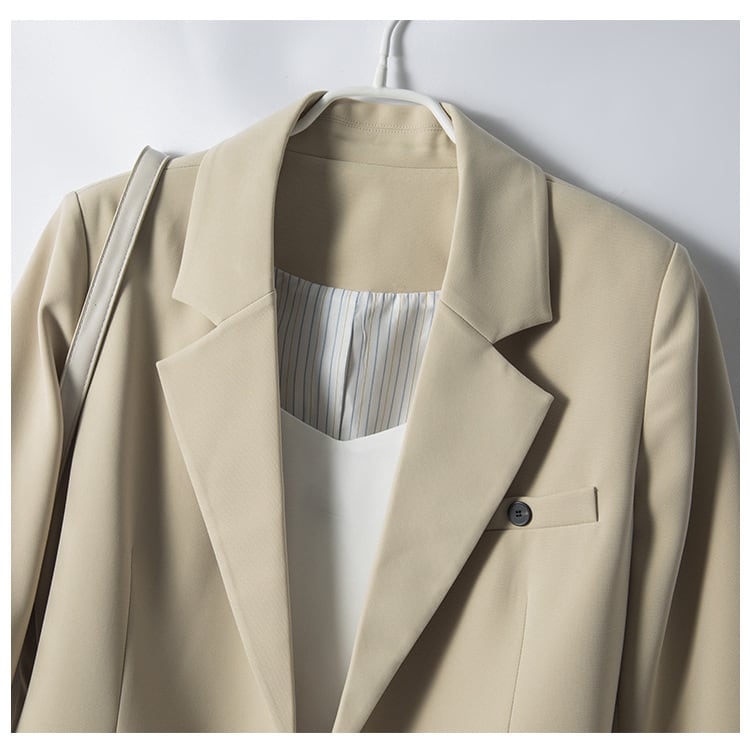 レディース ジャケット 上着 テーラードジャケット 美シルエット スーツ 韓国 インスタ映え 高見え スタイルアップ 可愛い かわいい かっこいい 大人 上品 きれいめ シンプル クラシック lout