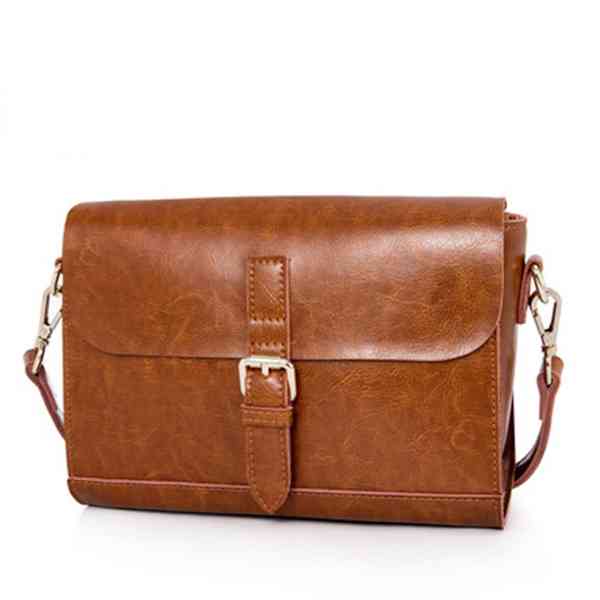 ショルダーバッグ レディース 2WAY レザー 大容量 40代 2ウェイ 旅行 大人 A4 軽い 秋 カジュアル 小さめ 黒 赤 ミニ 本革 人気 レザー ナイロン スポーティー 縦長 春 冬 斜めが