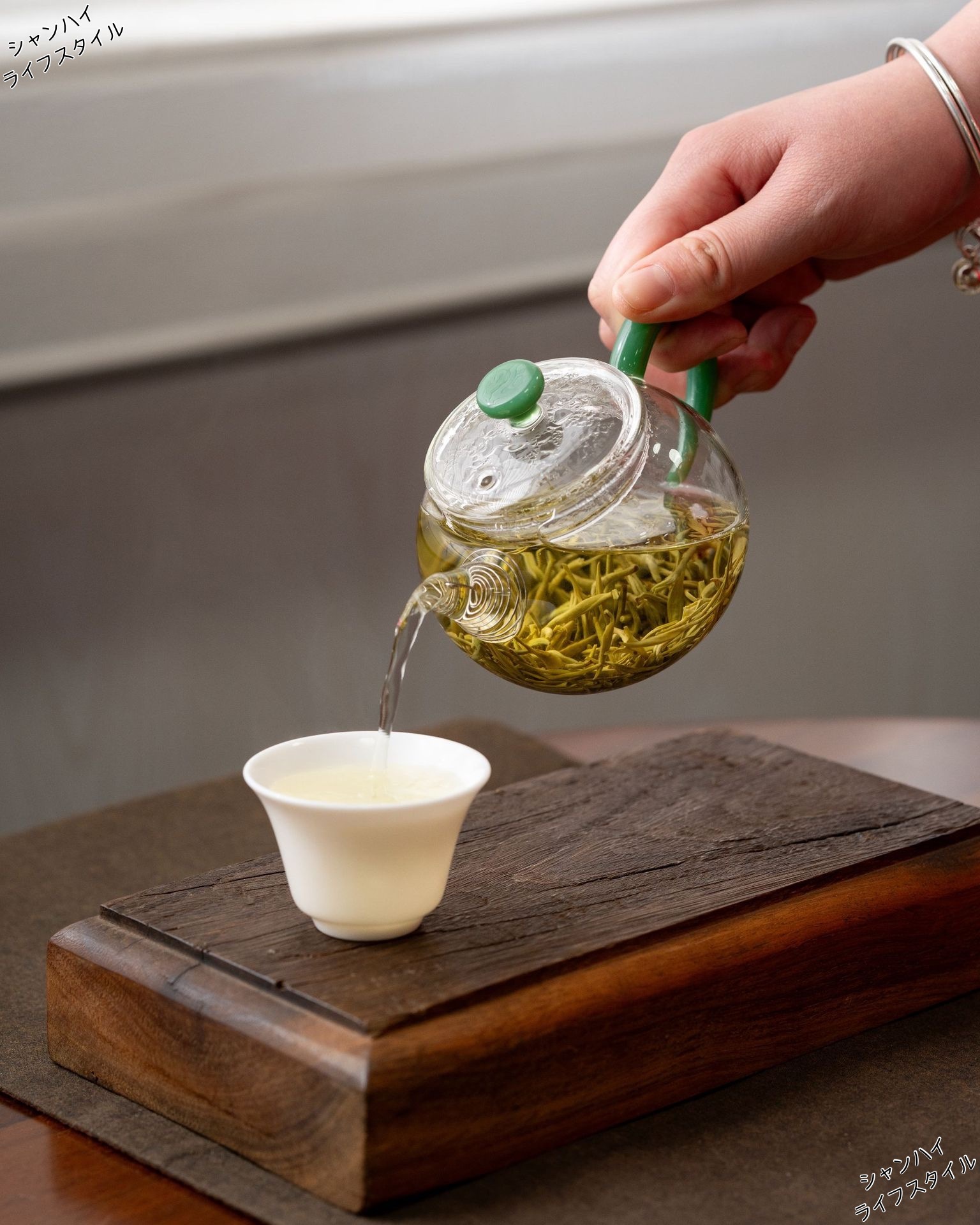 碧螺春緑茶 清明前 江蘇碧螺春春茶 清明前春茶 中国茗茶 中国産 一等級 250G/1缶 高山茶葉 豆と栗の香り ビジネス用 2024年新茶 碧螺春緑茶 清明前 江蘇碧螺春春茶 清明前春茶 中国茗茶 中国産 一等級 250G/1缶 高山茶葉 豆と栗の香り ビジネス用 2024年新茶