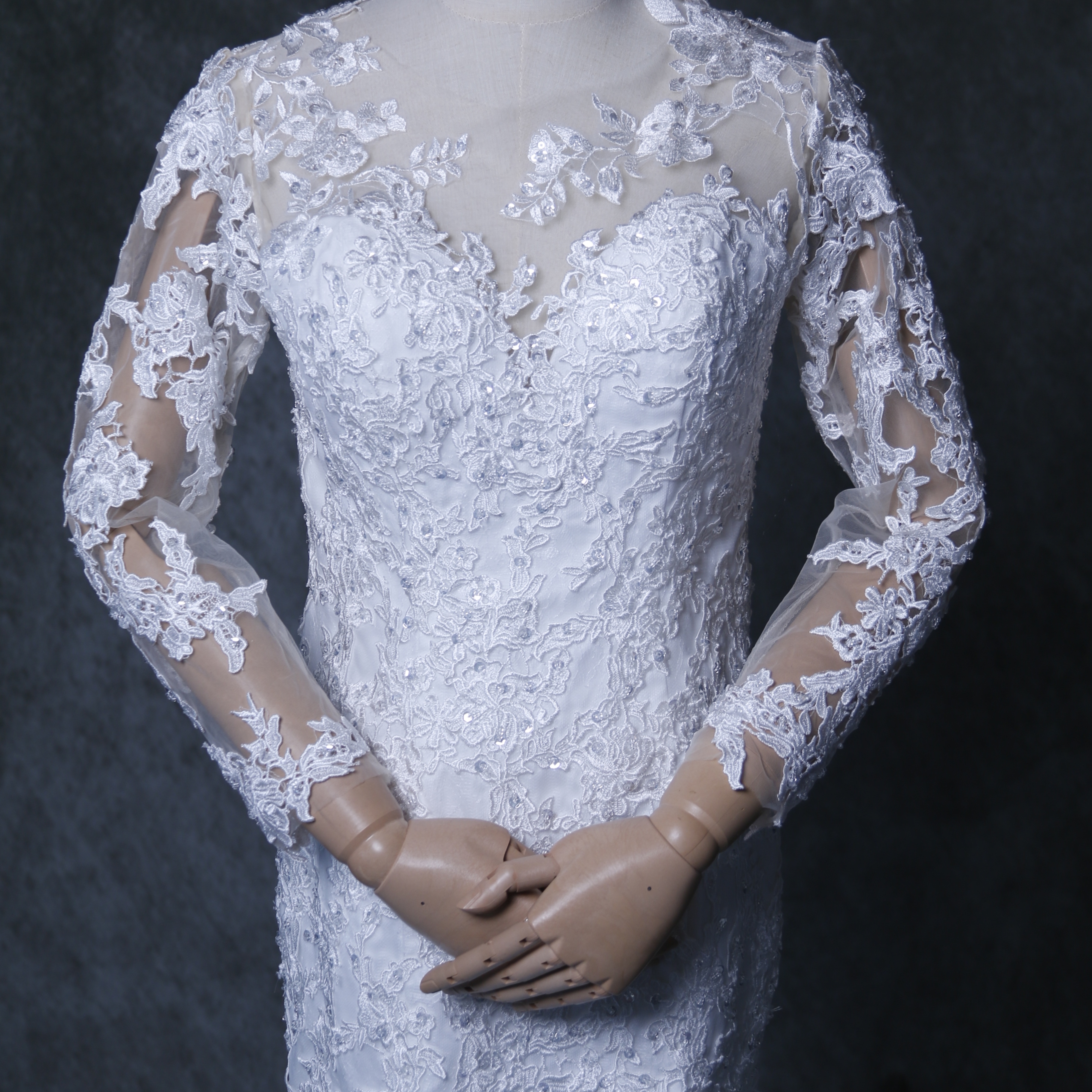 美品！ウエディングドレス マーメイドライン 繊細総レース 長袖 結婚式/披露宴 華やかなトレーン