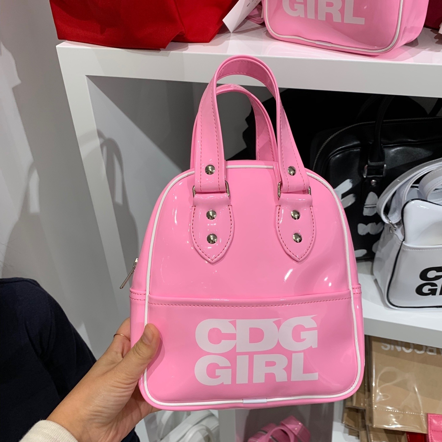 国内発送 / 正規店買付 【COMME des GARCONS】CDG GIRL ロゴ エナメル トートバッグ 国内発送 / 正規店買付 【COMME des GARCONS】CDG GIRL ロゴ エナメル トートバッグ