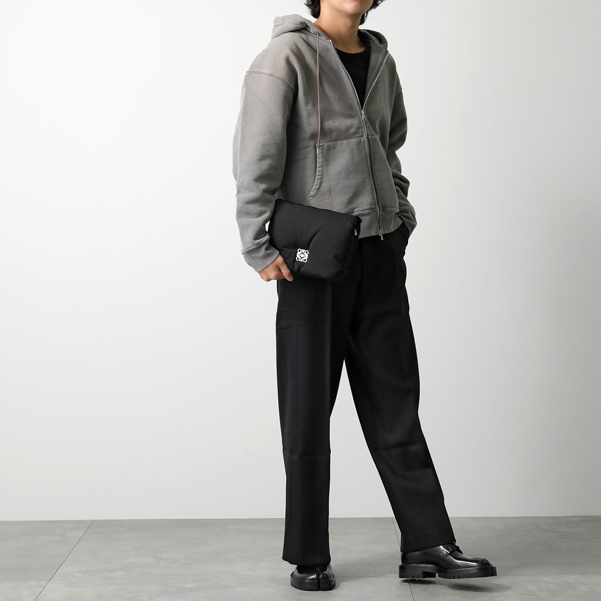 LOEWE ロエベ ショルダーバッグ GOYA PUFFER ゴヤ パファー A896P41X04 レディース アナグラム ナイロン×レザー クロスボディ 鞄 1100/BLACK