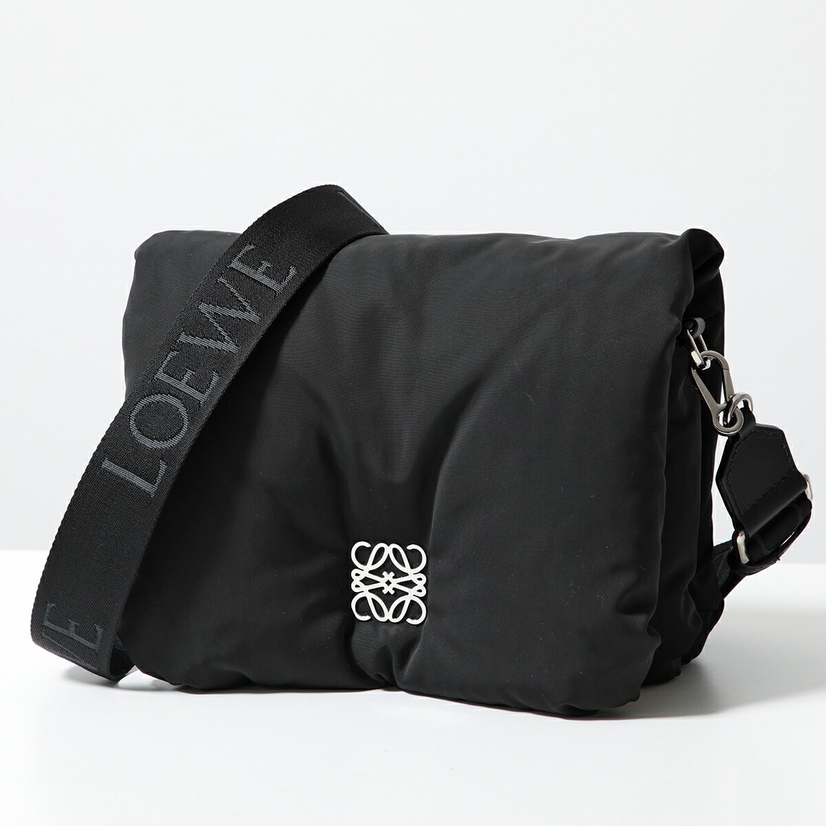 LOEWE ロエベ ショルダーバッグ GOYA PUFFER ゴヤ パファー A896P41X04 レディース アナグラム ナイロン×レザー クロスボディ 鞄 1100/BLACK